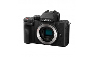 Panasonic Lumix G100 solo corpo