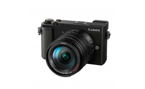 Panasonic Lumix GX9 con obiettivo 14-140