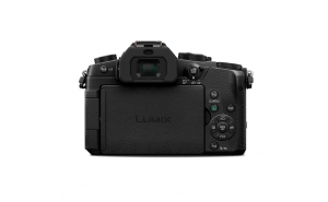 Panasonic Lumix G80 con obiettivo 12-60